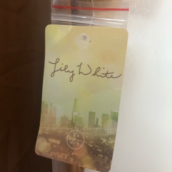 💙 NWT LILY WHITE TOP BLOUSE - Picture 3 of 11